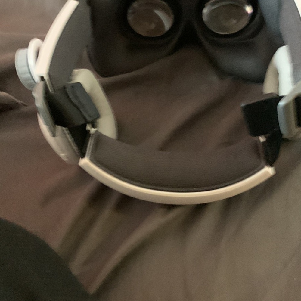 Virtual reality headset - Picture 3 of 3
